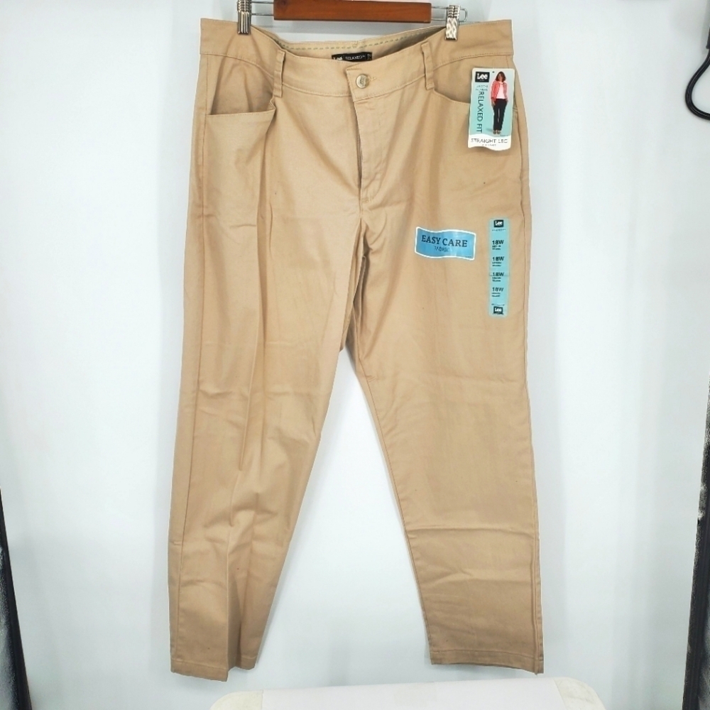 Lee Women's Relaxed Fit Plain Font Straight Leg Pants Size 18 W Khakis NWT